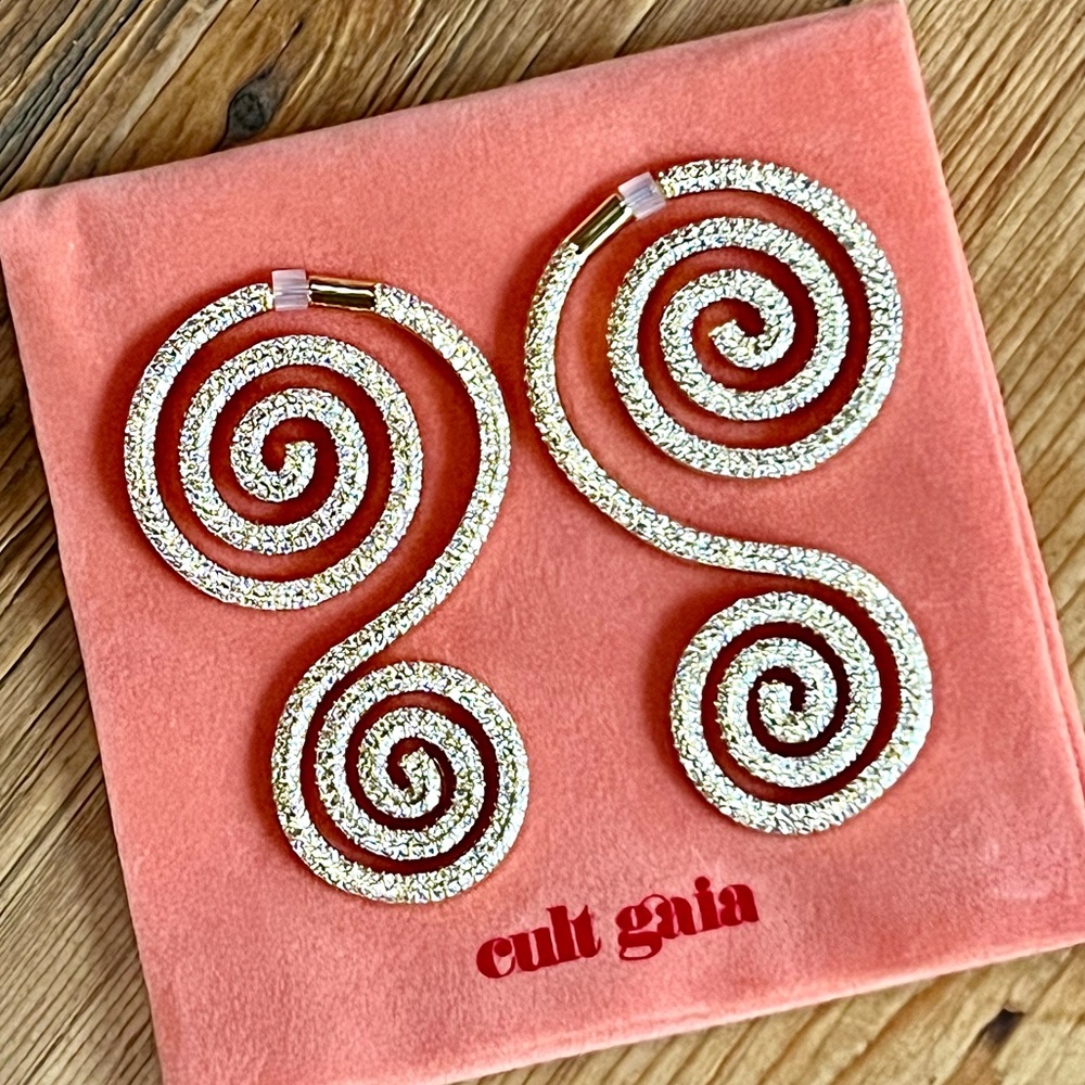 🌺🎉HP🎉🌺 NWT Cult Gaia Ramala Crystal-Embellished Gold Spiral Earrings - Picture 5 of 17